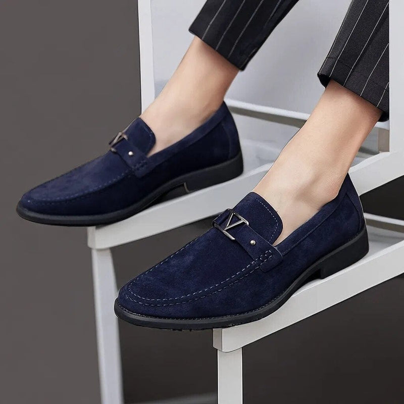 Elegante slip-on-loafers: Vælg mellem håndlavede solide sko i obsidian